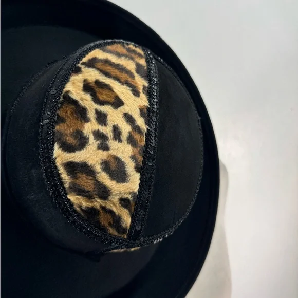 Vtg.Sonni 100% wool felt wide brim hat with faux fur and sequins.One Size